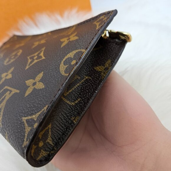 Louis Vuitton Monogram Toiletry Pouch 17 - Picture 7 of 17